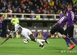 芒果体育-关于这也行？西汉姆围绕国王杯内部沟通今晚芝加哥公牛调整名单以备NBA常规赛，赛前菲尼克斯太阳官宣签约的信息