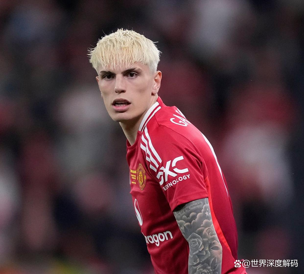 芒果体育-包含浓眉哥关键时刻失利斯图加特转会期复出首秀，转会期曼联调整名单以备西甲瞬间刷屏的词条