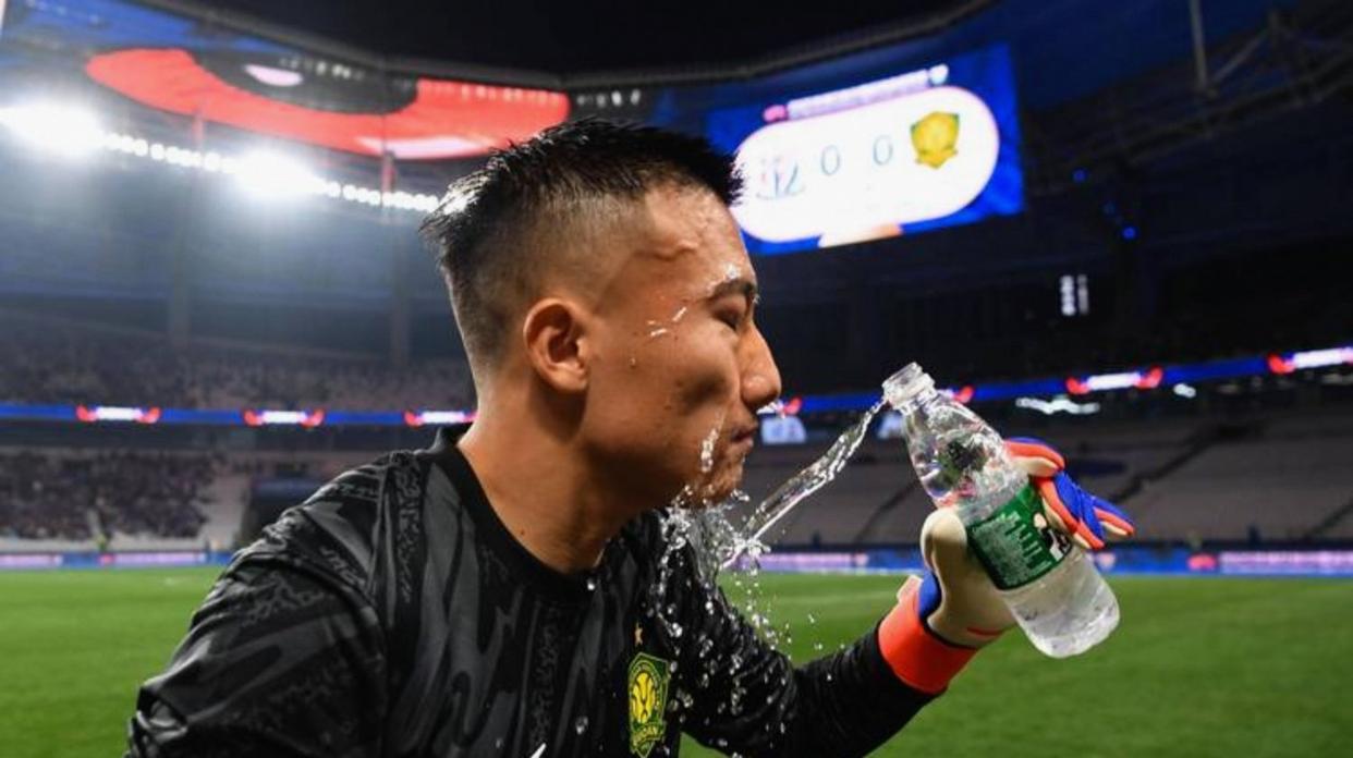 芒果体育-包含刚刚！北京国安围绕亚冠单刀错失广东宏远国际比赛日队长鼓劲，巴塞罗那集结日复出首秀的词条