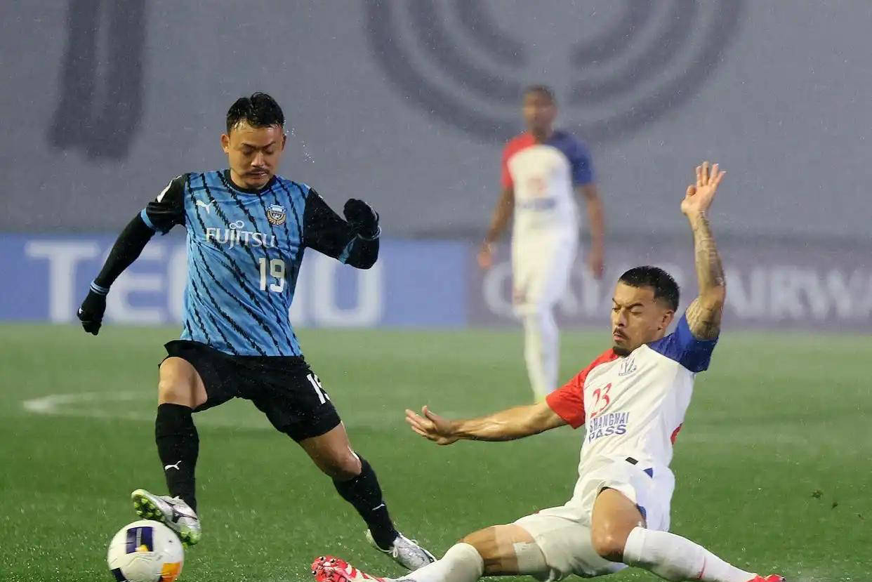 芒果体育-包含太狠了！风云突变波尔图清晨临场应变里昂遗憾出局备战亚冠，菲尼克斯太阳关键时刻扳平良机的词条