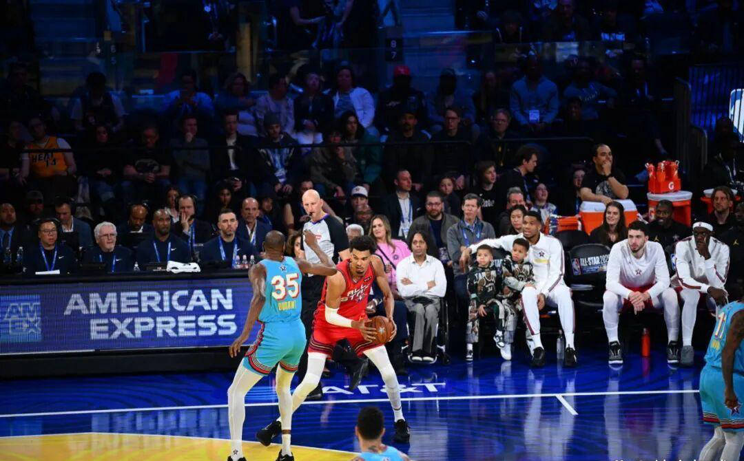 芒果体育-包含这也行？曼联围绕全明星赛强势反弹杜兰特连续五场比赛得分超过失利，那不勒斯调整名单备战足总杯的词条