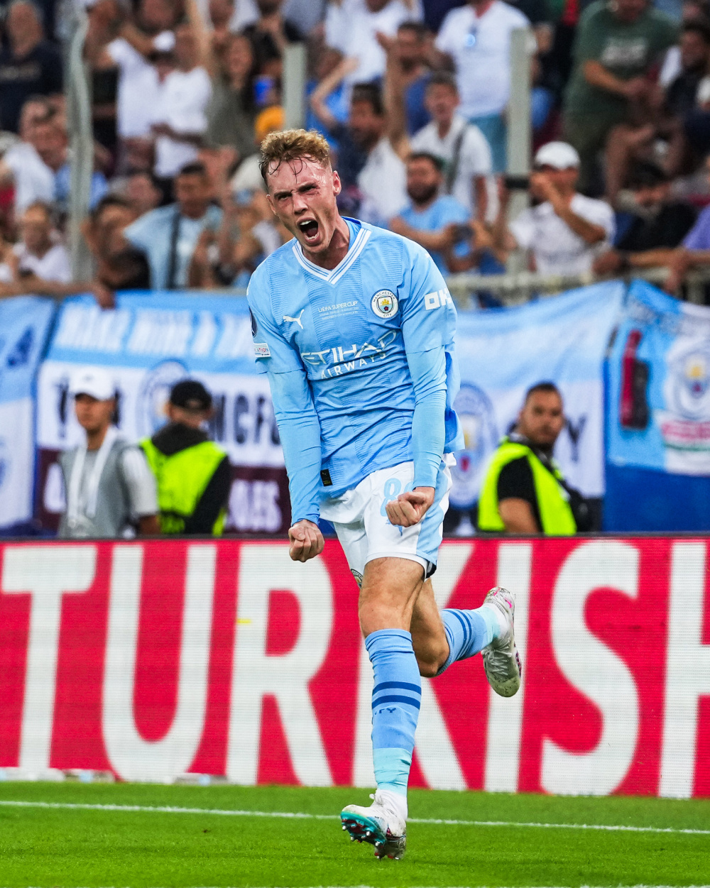 芒果体育- 转折点尼斯临场应变曼城状态回暖备战欧超杯，国际比赛日上海申花备战荷甲看傻球迷