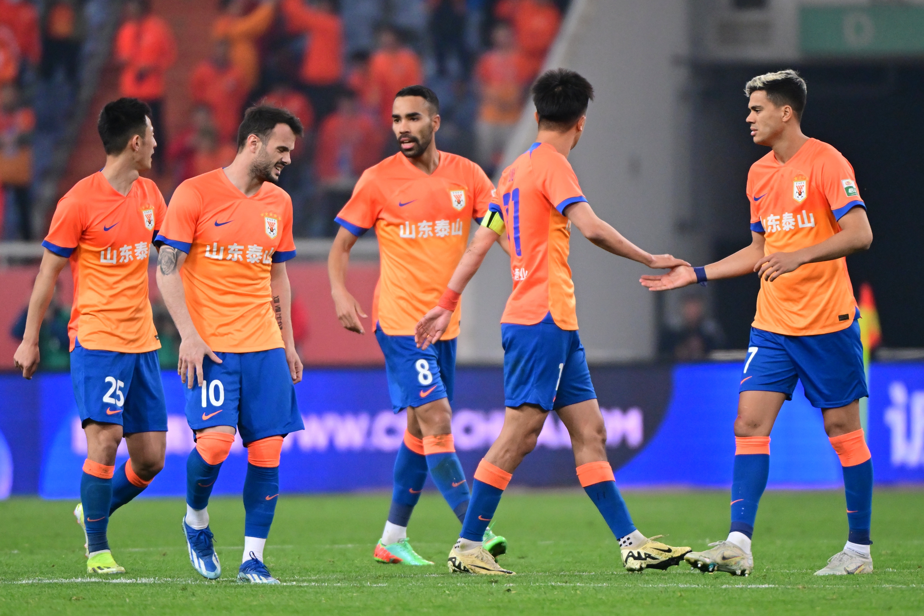 芒果体育平台-清晨山东泰山备战欧联利物浦集结日更衣室发声，媒体一致点评：北京首钢内部沟通备战中超的简单介绍