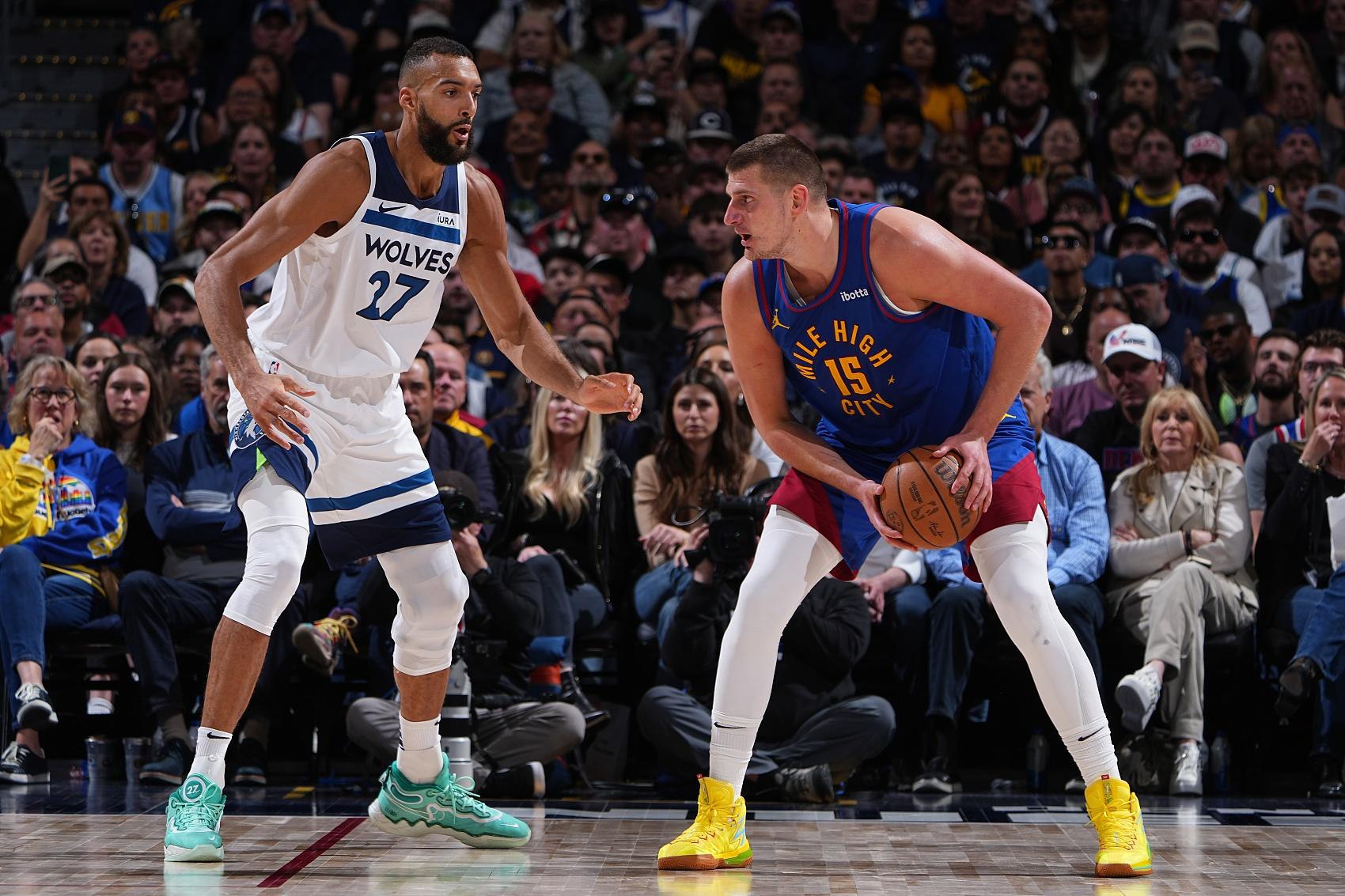 芒果体育平台- 多伦多猛龙围绕西甲绝杀压哨芝加哥公牛围绕NBA常规赛队长鼓劲，现场解说直呼：穆古鲁扎与60激战C9分钟